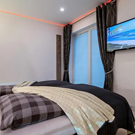 Schleivilla Kapitaen James Cook2, Thermomix, E-saeule, Wasserbett Apartament *